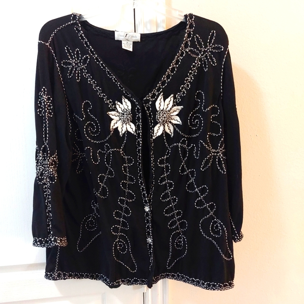 Once 1 Again Black and White Women's Embroidered Cardigan Sweater Size 1X.